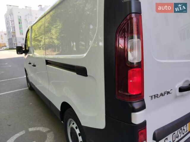 Белый Рено Трафик, объемом двигателя 2 л и пробегом 164 тыс. км за 17650 $, фото 13 на Automoto.ua