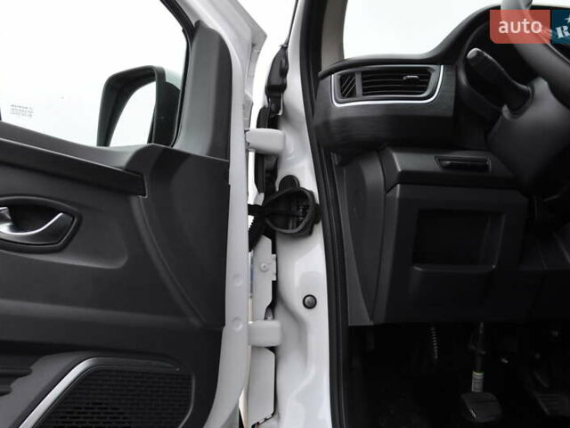 Белый Рено Трафик, объемом двигателя 2 л и пробегом 160 тыс. км за 32500 $, фото 56 на Automoto.ua