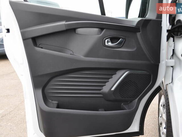 Белый Рено Трафик, объемом двигателя 2 л и пробегом 160 тыс. км за 32500 $, фото 52 на Automoto.ua