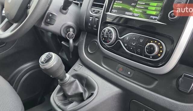 Белый Рено Трафик, объемом двигателя 2 л и пробегом 94 тыс. км за 23200 $, фото 41 на Automoto.ua