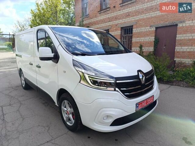 Белый Рено Трафик, объемом двигателя 2 л и пробегом 212 тыс. км за 17500 $, фото 1 на Automoto.ua