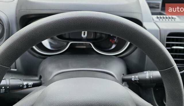 Белый Рено Трафик, объемом двигателя 2 л и пробегом 94 тыс. км за 23200 $, фото 43 на Automoto.ua