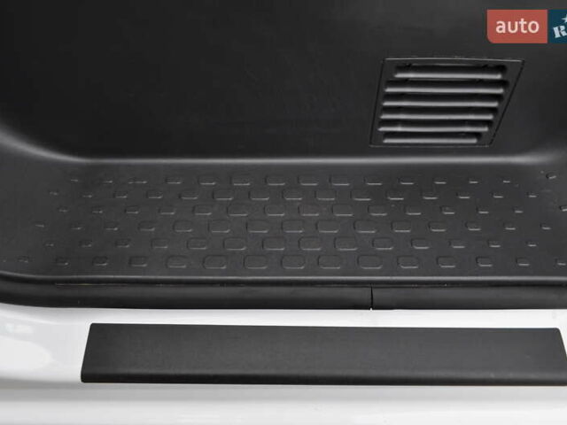 Белый Рено Трафик, объемом двигателя 2 л и пробегом 160 тыс. км за 32500 $, фото 78 на Automoto.ua