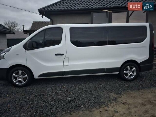 Белый Рено Трафик, объемом двигателя 2 л и пробегом 247 тыс. км за 24999 $, фото 4 на Automoto.ua