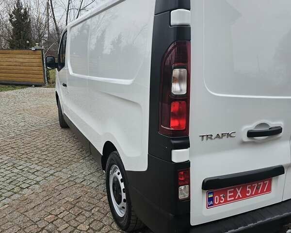 Білий Рено Трафік, об'ємом двигуна 2 л та пробігом 244 тис. км за 18000 $, фото 13 на Automoto.ua
