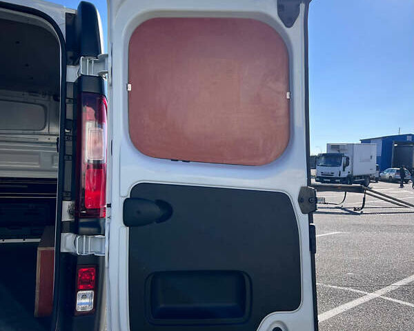 Белый Рено Трафик, объемом двигателя 2 л и пробегом 186 тыс. км за 17750 $, фото 45 на Automoto.ua