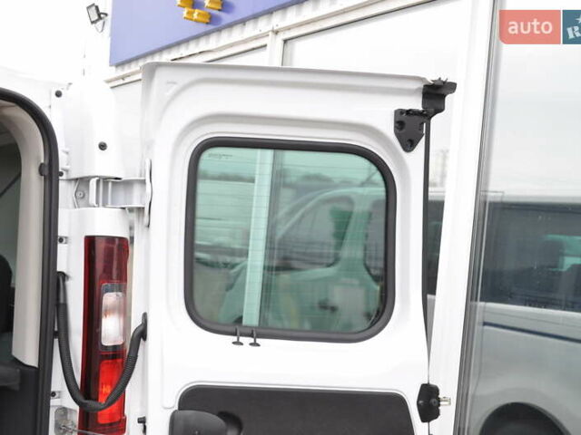 Белый Рено Трафик, объемом двигателя 2 л и пробегом 160 тыс. км за 32500 $, фото 42 на Automoto.ua