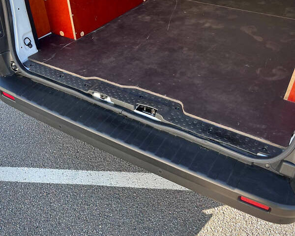 Белый Рено Трафик, объемом двигателя 2 л и пробегом 186 тыс. км за 17750 $, фото 46 на Automoto.ua