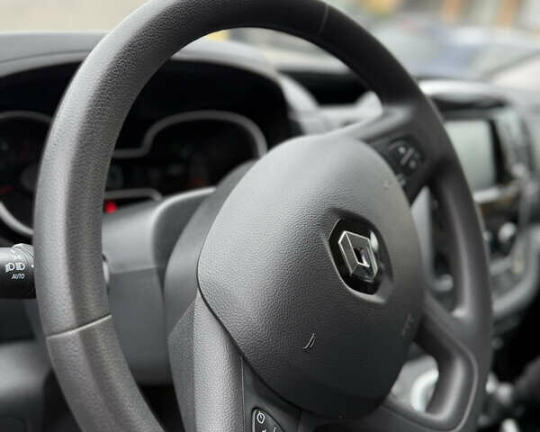 Рено Трафік 2021 у Хмельницькому на Automoto.ua Білий Рено Трафік, об'ємом двигуна 2 л та пробігом 126 тис. км за 25700 $, фото 16 на Automoto.ua