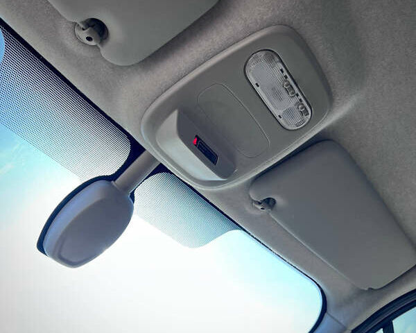 Белый Рено Трафик, объемом двигателя 2 л и пробегом 186 тыс. км за 17750 $, фото 34 на Automoto.ua