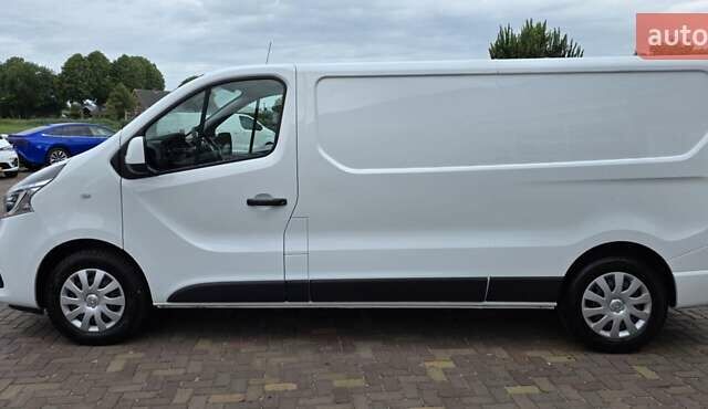 Белый Рено Трафик, объемом двигателя 2 л и пробегом 94 тыс. км за 23200 $, фото 2 на Automoto.ua