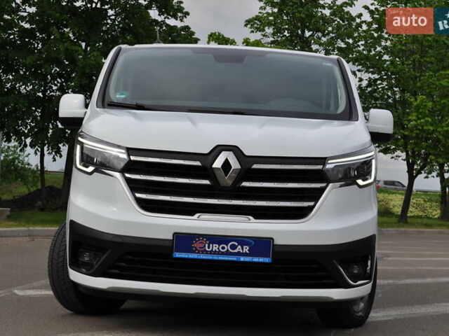 Белый Рено Трафик, объемом двигателя 2 л и пробегом 160 тыс. км за 32500 $, фото 1 на Automoto.ua