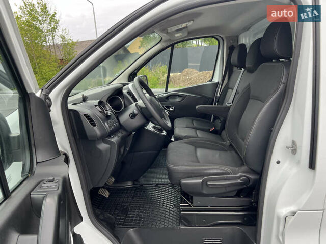 Белый Рено Трафик, объемом двигателя 2 л и пробегом 182 тыс. км за 17600 $, фото 31 на Automoto.ua