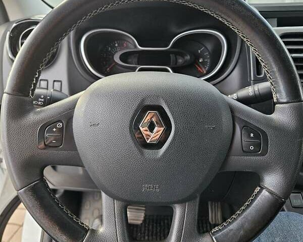 Белый Рено Трафик, объемом двигателя 2 л и пробегом 260 тыс. км за 16700 $, фото 11 на Automoto.ua