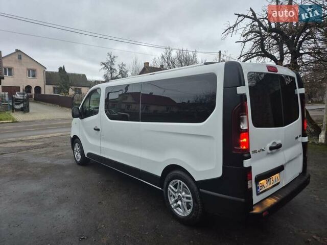 Белый Рено Трафик, объемом двигателя 2 л и пробегом 107 тыс. км за 22700 $, фото 4 на Automoto.ua