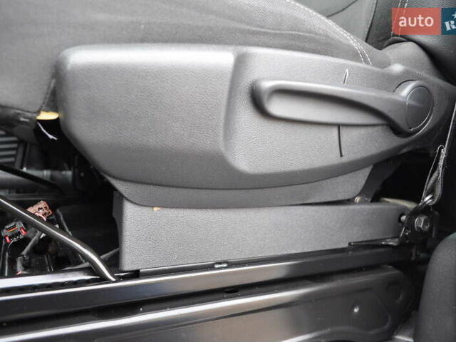 Белый Рено Трафик, объемом двигателя 2 л и пробегом 160 тыс. км за 32500 $, фото 77 на Automoto.ua