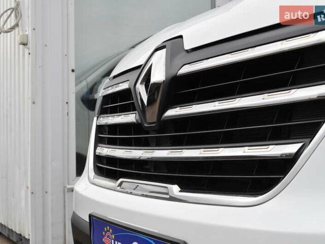 Белый Рено Трафик, объемом двигателя 2 л и пробегом 160 тыс. км за 32500 $, фото 14 на Automoto.ua