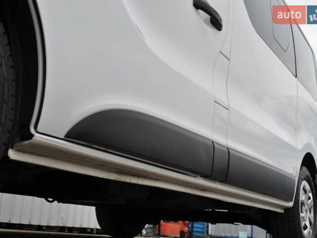 Белый Рено Трафик, объемом двигателя 2 л и пробегом 160 тыс. км за 32500 $, фото 28 на Automoto.ua