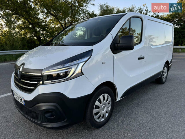 Белый Рено Трафик, объемом двигателя 2 л и пробегом 196 тыс. км за 17200 $, фото 3 на Automoto.ua