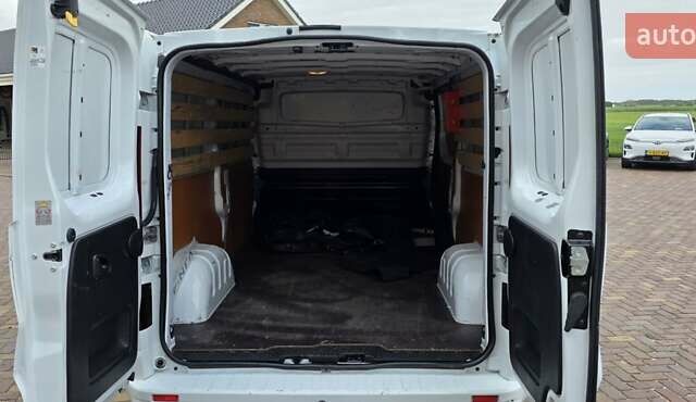 Белый Рено Трафик, объемом двигателя 2 л и пробегом 94 тыс. км за 23200 $, фото 45 на Automoto.ua