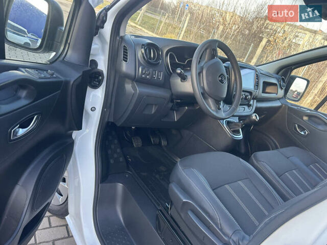 Белый Рено Трафик, объемом двигателя 2 л и пробегом 127 тыс. км за 22000 $, фото 10 на Automoto.ua