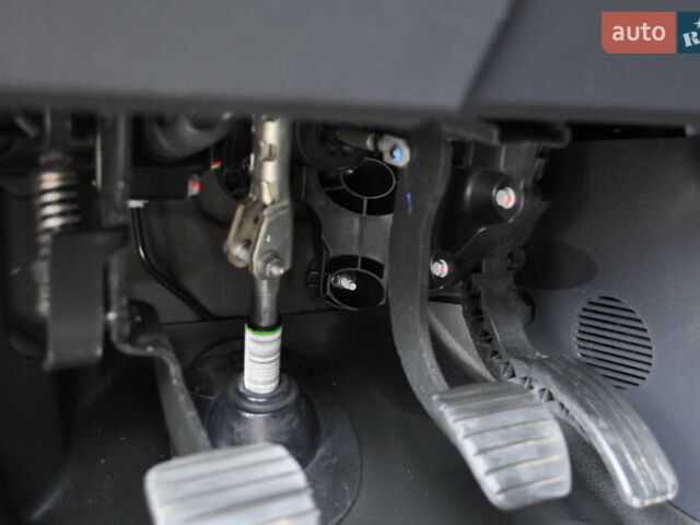 Белый Рено Трафик, объемом двигателя 2 л и пробегом 160 тыс. км за 32500 $, фото 80 на Automoto.ua