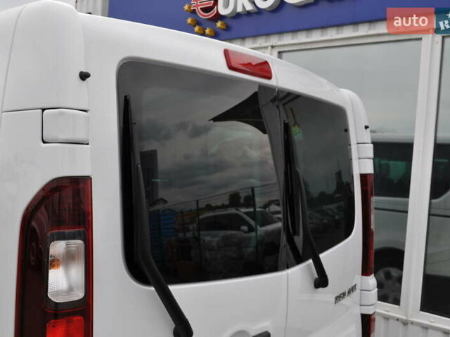 Белый Рено Трафик, объемом двигателя 2 л и пробегом 160 тыс. км за 32500 $, фото 31 на Automoto.ua
