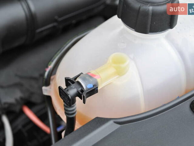 Белый Рено Трафик, объемом двигателя 2 л и пробегом 160 тыс. км за 32500 $, фото 121 на Automoto.ua