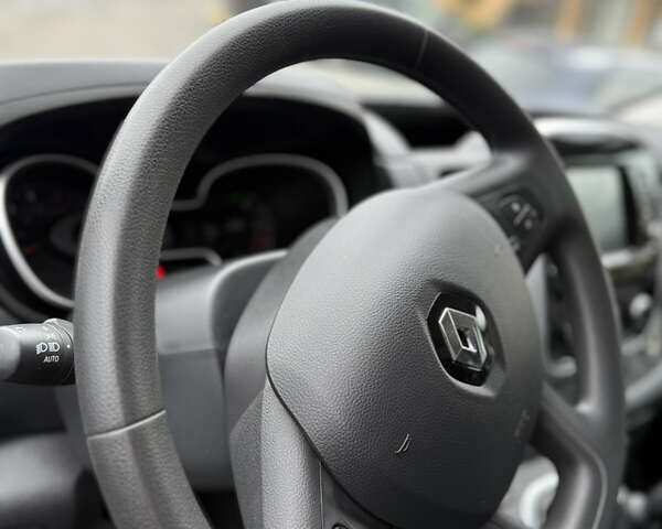 Рено Трафік 2021 у Хмельницькому на Automoto.ua Білий Рено Трафік, об'ємом двигуна 2 л та пробігом 126 тис. км за 25700 $, фото 11 на Automoto.ua