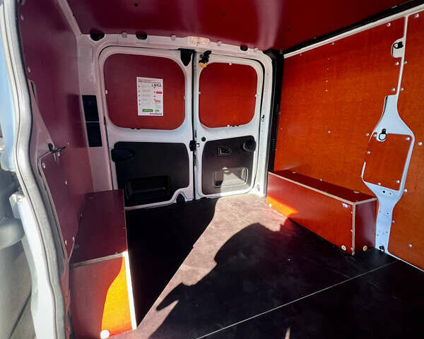 Белый Рено Трафик, объемом двигателя 2 л и пробегом 186 тыс. км за 17750 $, фото 38 на Automoto.ua