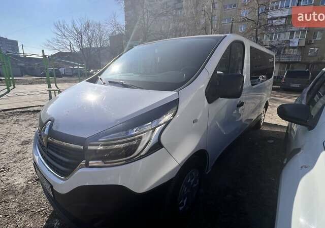 Белый Рено Трафик, объемом двигателя 1.6 л и пробегом 70 тыс. км за 29000 $, фото 13 на Automoto.ua