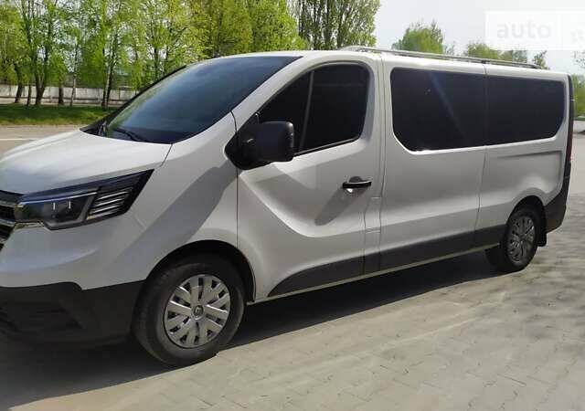 Белый Рено Трафик, объемом двигателя 2 л и пробегом 100 тыс. км за 30500 $, фото 5 на Automoto.ua