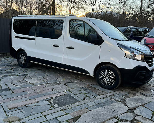 Белый Рено Трафик, объемом двигателя 2 л и пробегом 210 тыс. км за 21500 $, фото 2 на Automoto.ua