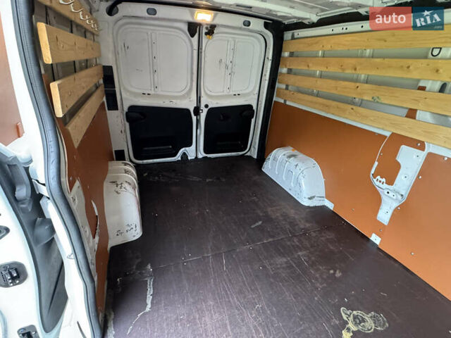 Белый Рено Трафик, объемом двигателя 2 л и пробегом 127 тыс. км за 20900 $, фото 25 на Automoto.ua