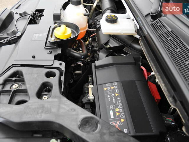 Белый Рено Трафик, объемом двигателя 2 л и пробегом 160 тыс. км за 32500 $, фото 129 на Automoto.ua