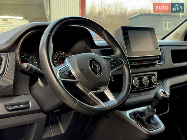 Белый Рено Трафик, объемом двигателя 2 л и пробегом 79 тыс. км за 27999 $, фото 5 на Automoto.ua