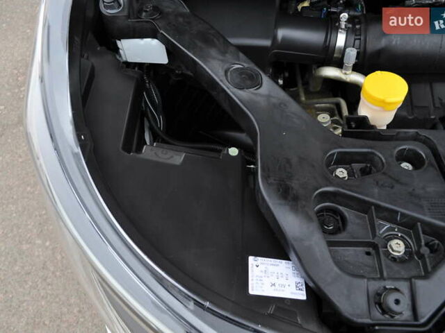 Белый Рено Трафик, объемом двигателя 2 л и пробегом 160 тыс. км за 32500 $, фото 117 на Automoto.ua