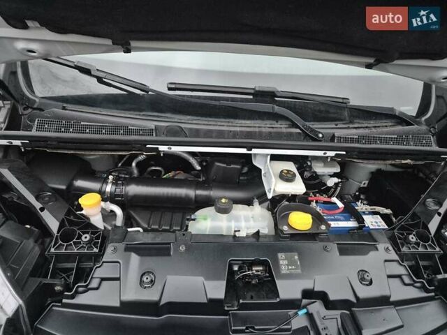 Белый Рено Трафик, объемом двигателя 2 л и пробегом 107 тыс. км за 22700 $, фото 16 на Automoto.ua