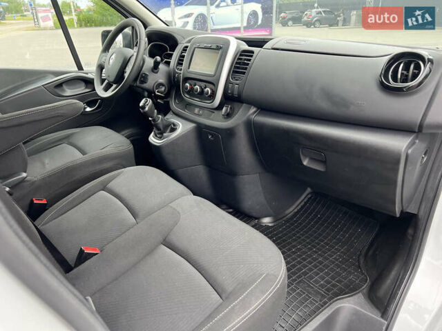 Белый Рено Трафик, объемом двигателя 2 л и пробегом 182 тыс. км за 17600 $, фото 37 на Automoto.ua