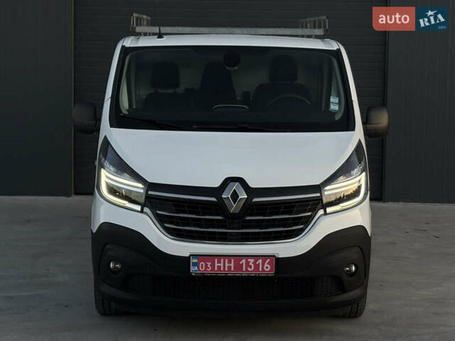 Белый Рено Трафик, объемом двигателя 2 л и пробегом 179 тыс. км за 15900 $, фото 2 на Automoto.ua