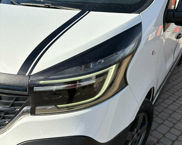 Белый Рено Трафик, объемом двигателя 2 л и пробегом 130 тыс. км за 20500 $, фото 7 на Automoto.ua