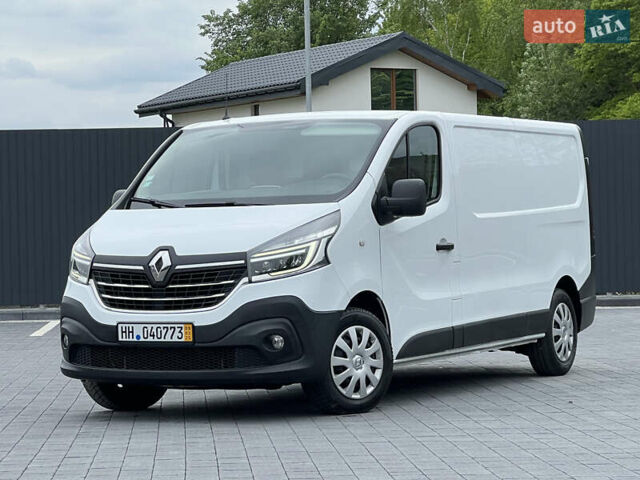 Белый Рено Трафик, объемом двигателя 2 л и пробегом 180 тыс. км за 17500 $, фото 2 на Automoto.ua