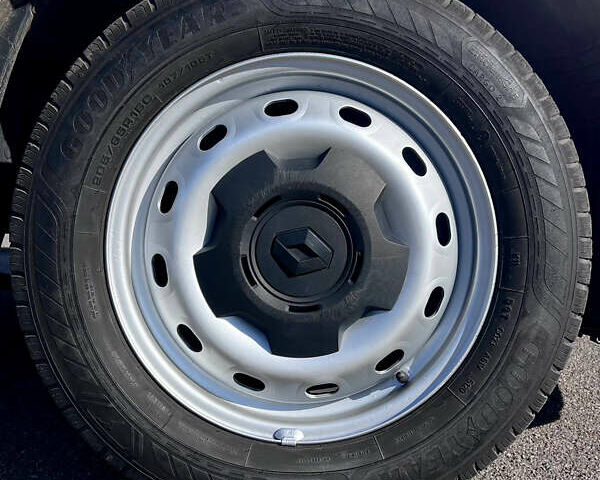 Белый Рено Трафик, объемом двигателя 2 л и пробегом 186 тыс. км за 17750 $, фото 14 на Automoto.ua