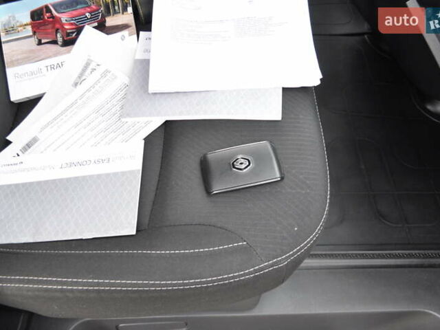 Белый Рено Трафик, объемом двигателя 2 л и пробегом 160 тыс. км за 32500 $, фото 102 на Automoto.ua