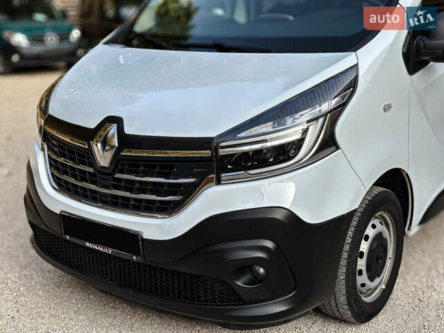 Белый Рено Трафик, объемом двигателя 2 л и пробегом 186 тыс. км за 16900 $, фото 31 на Automoto.ua