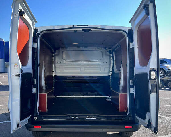 Белый Рено Трафик, объемом двигателя 2 л и пробегом 186 тыс. км за 17750 $, фото 42 на Automoto.ua