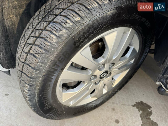 Белый Рено Трафик, объемом двигателя 2 л и пробегом 79 тыс. км за 27999 $, фото 28 на Automoto.ua