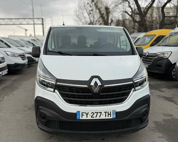 Белый Рено Трафик, объемом двигателя 0 л и пробегом 151 тыс. км за 19200 $, фото 2 на Automoto.ua