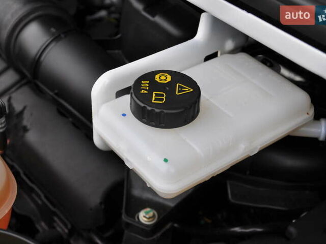 Белый Рено Трафик, объемом двигателя 2 л и пробегом 160 тыс. км за 32500 $, фото 130 на Automoto.ua