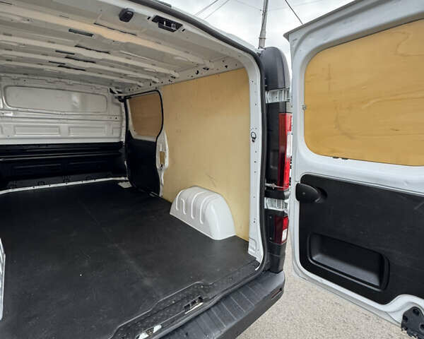 Белый Рено Трафик, объемом двигателя 0 л и пробегом 151 тыс. км за 19200 $, фото 28 на Automoto.ua